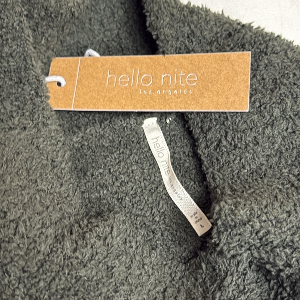 HELLO NITE OVERSIZED MOCK NECK SWEATER IN HUNTER GREEN - L - Picture 3 of 4